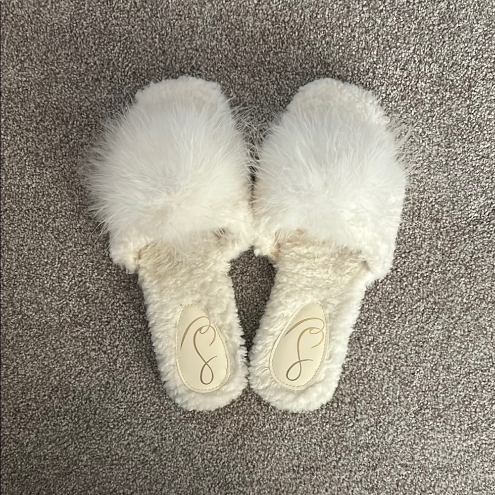 Women's Fluffy White Slippers